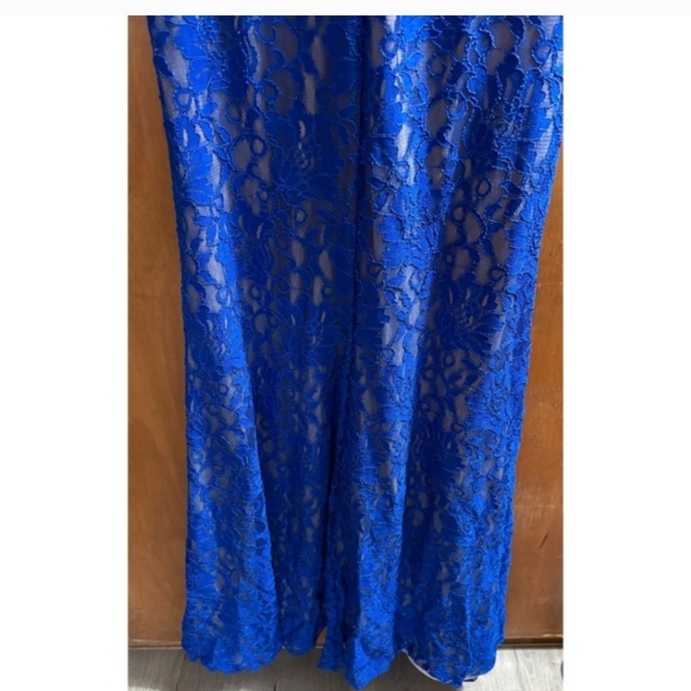 Elegant Blue Lace Evening Gown - Picture 9 of 13